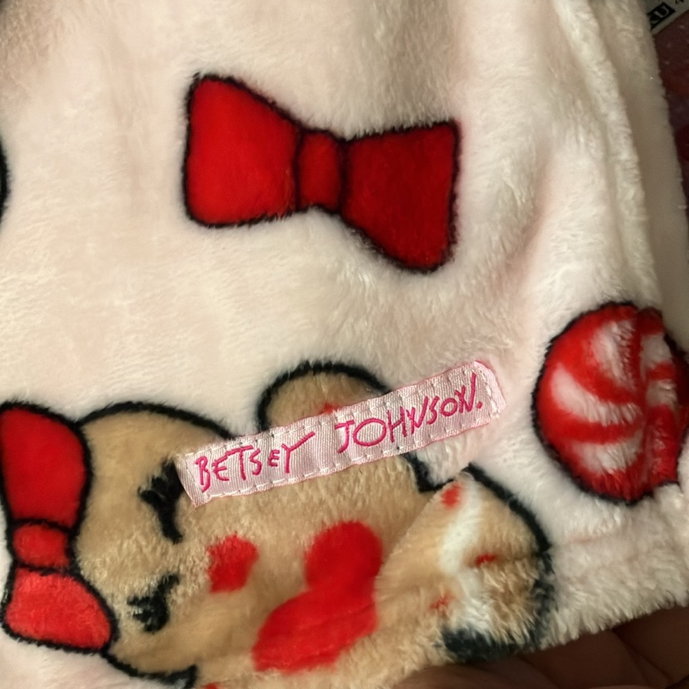 💋Betsey Johnson adorable super soft plush throw blanket NWT - Picture 7 of 8